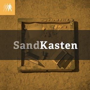 Bilde av sandkasse med tittel over, der det står "SandKasten"